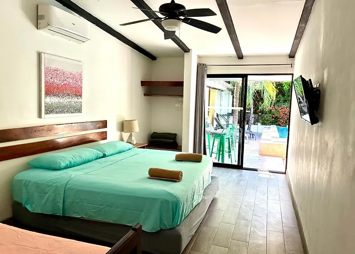 Private W Bath Near Ocean Near Tamarindo * Garita