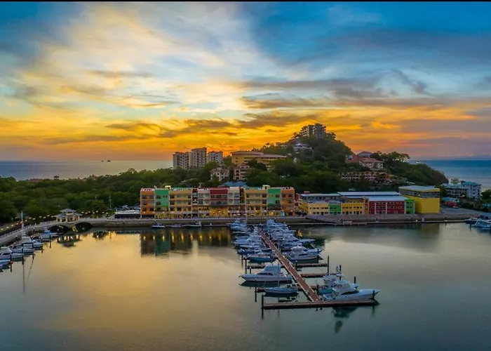 Private W Bath Near Ocean Near Tamarindo * Garita